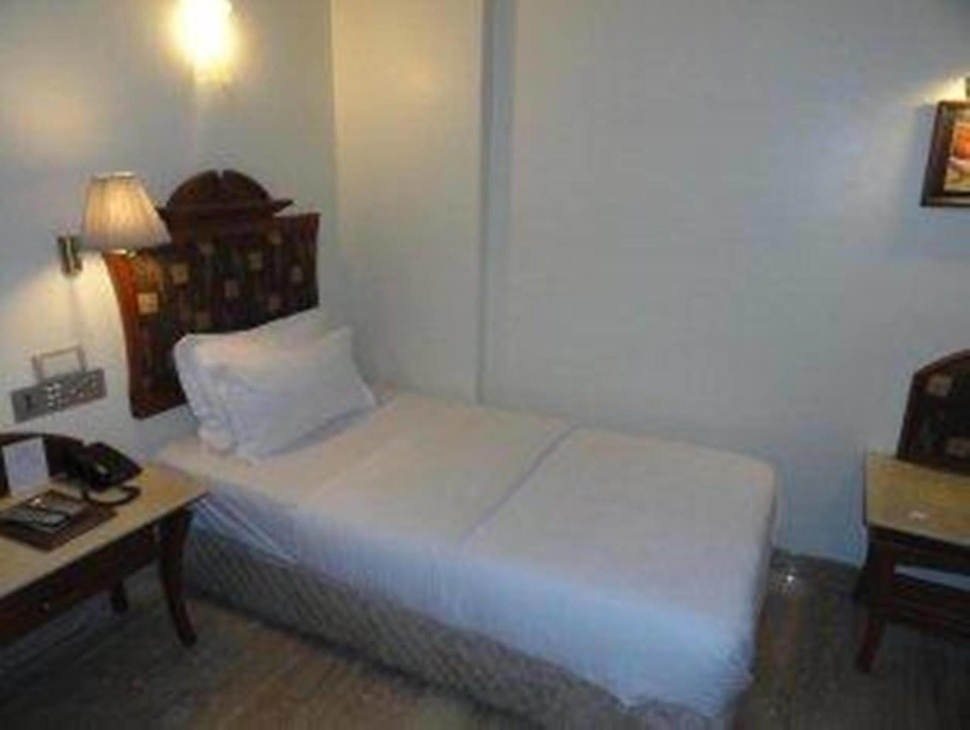 Hotel Airport International Mumbai Exterior foto