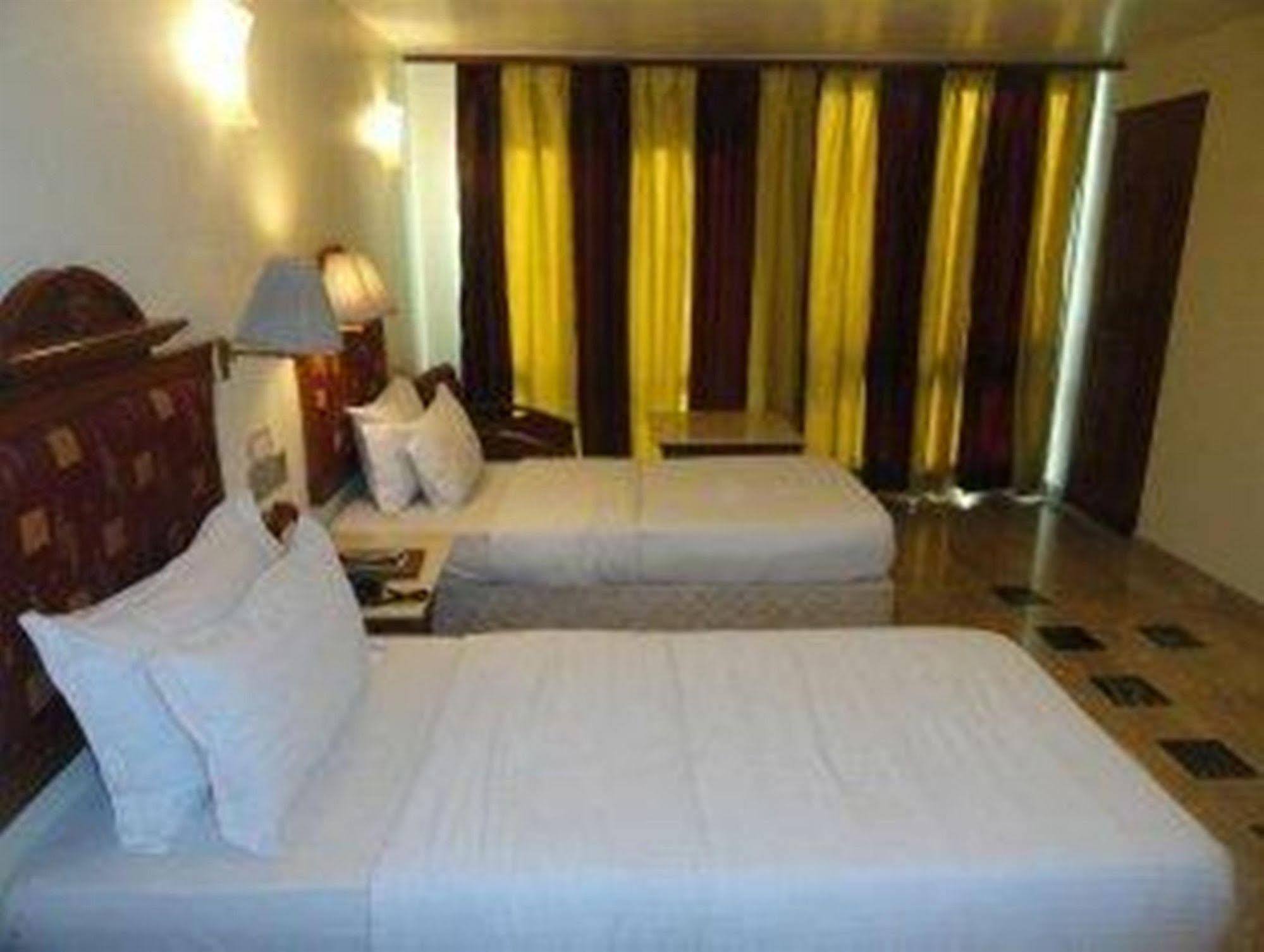 Hotel Airport International Mumbai Zimmer foto